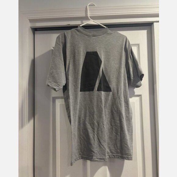 Women’s Size Medium Army Gray PT Short Sleeve Shirt - Picture 2 of 3